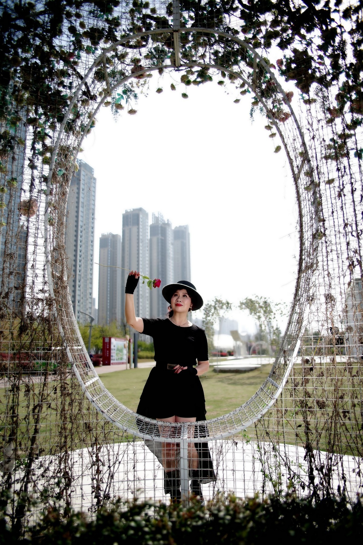 环境人像---武昌江滩的美女！