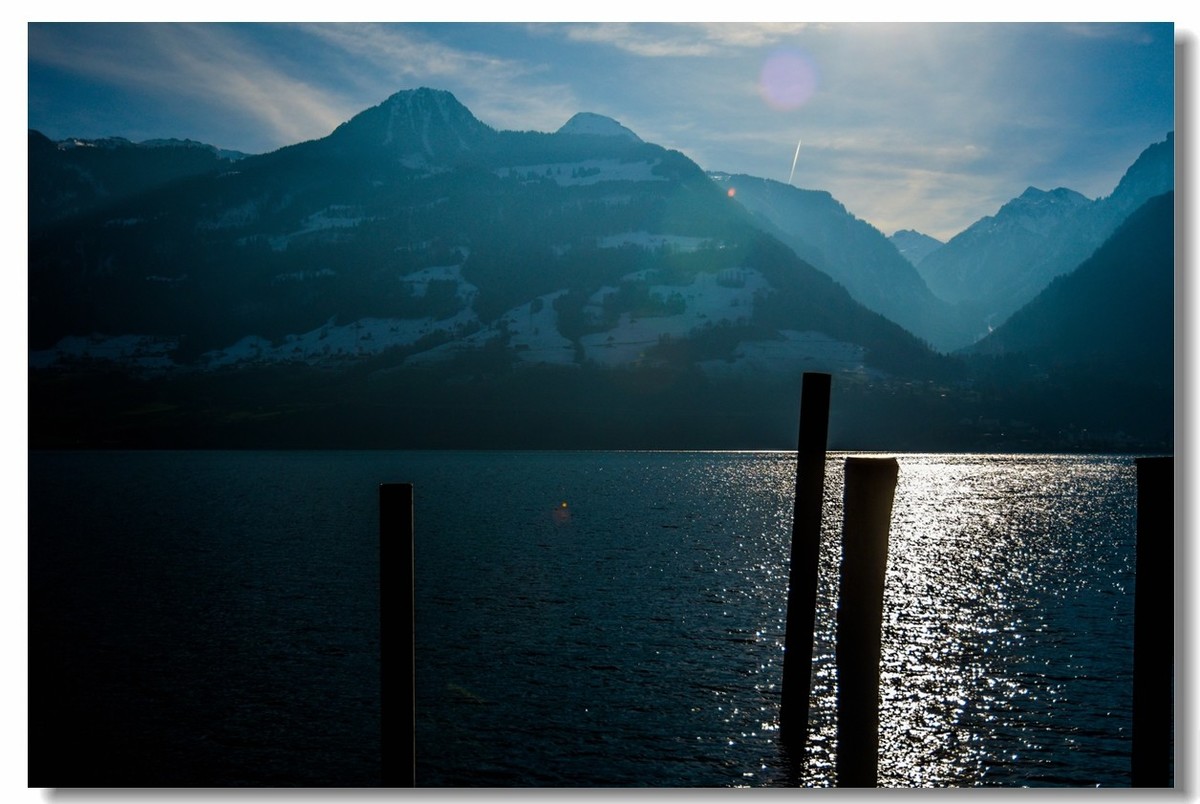 携“瑞士山水--甲天下”，祝老朋友节日快乐！！！