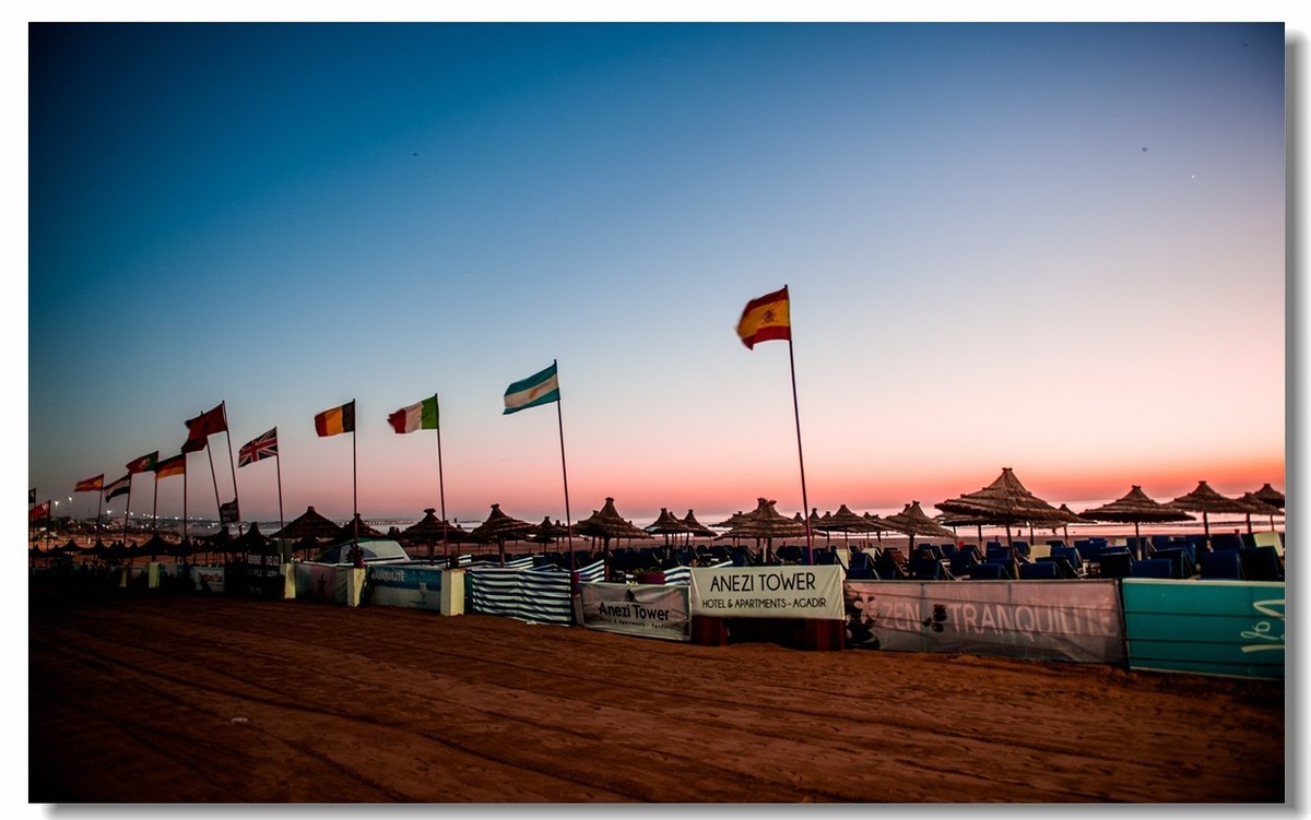 携“沙海日落（摩洛哥）”--辞旧迎新，祝师友节日快乐！！