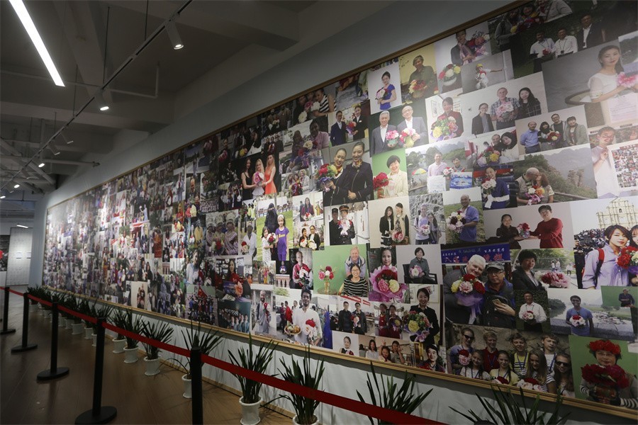 高均海摄影艺术40年系列展【牡丹记】今日举行