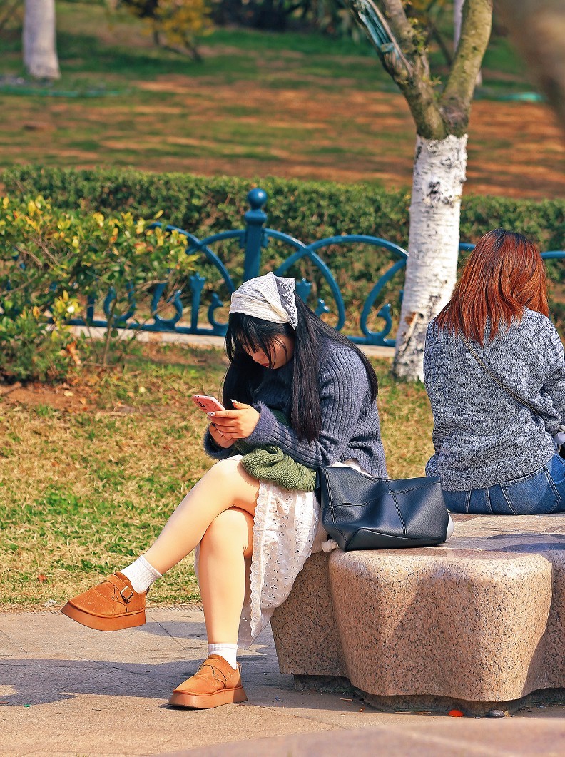 请假出个热闹帖《樱花节中忙活的美女们》唉！今年事多，又要出去趟过几天再回来！