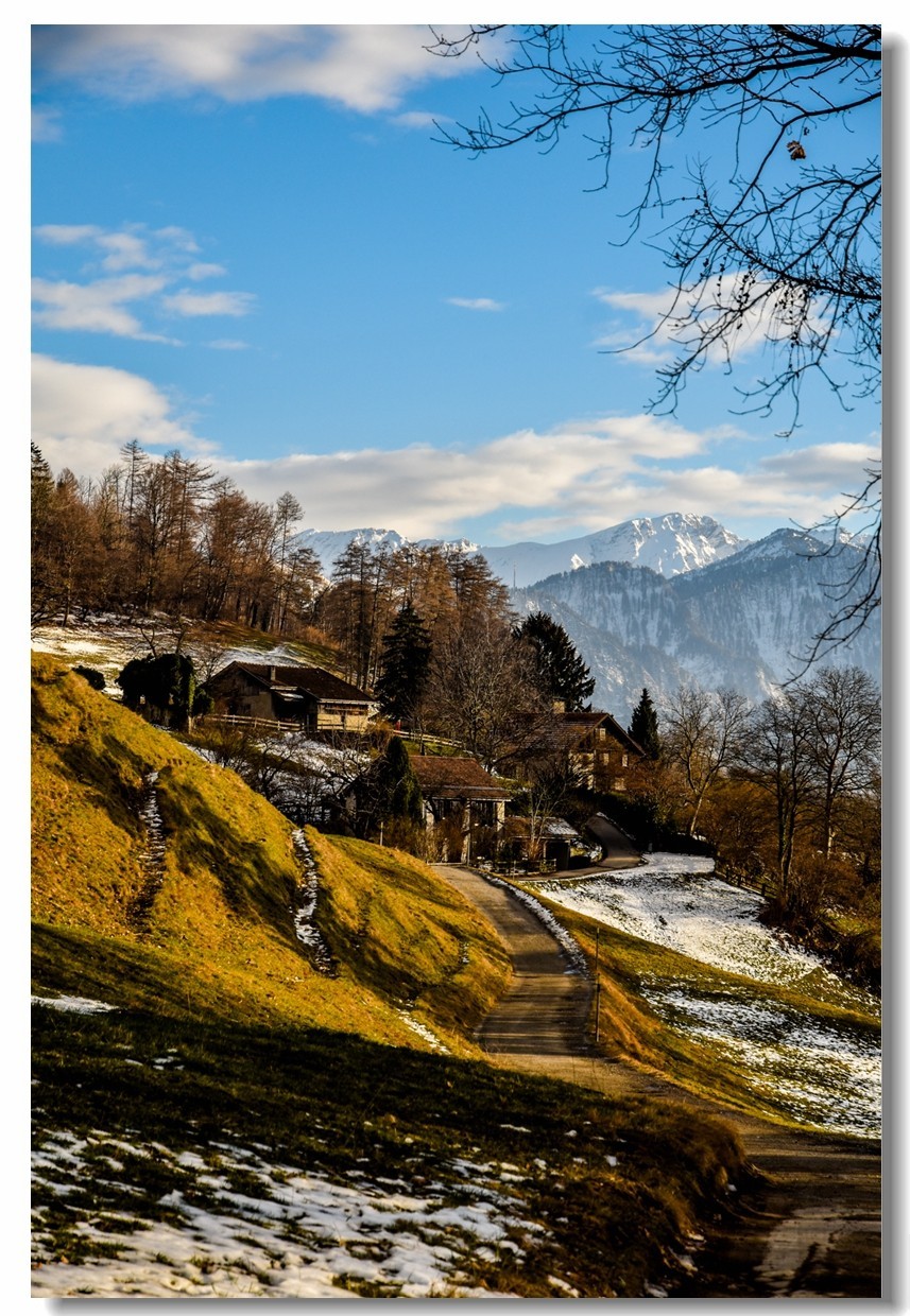 携“瑞士山水--甲天下”，祝老朋友节日快乐！！！