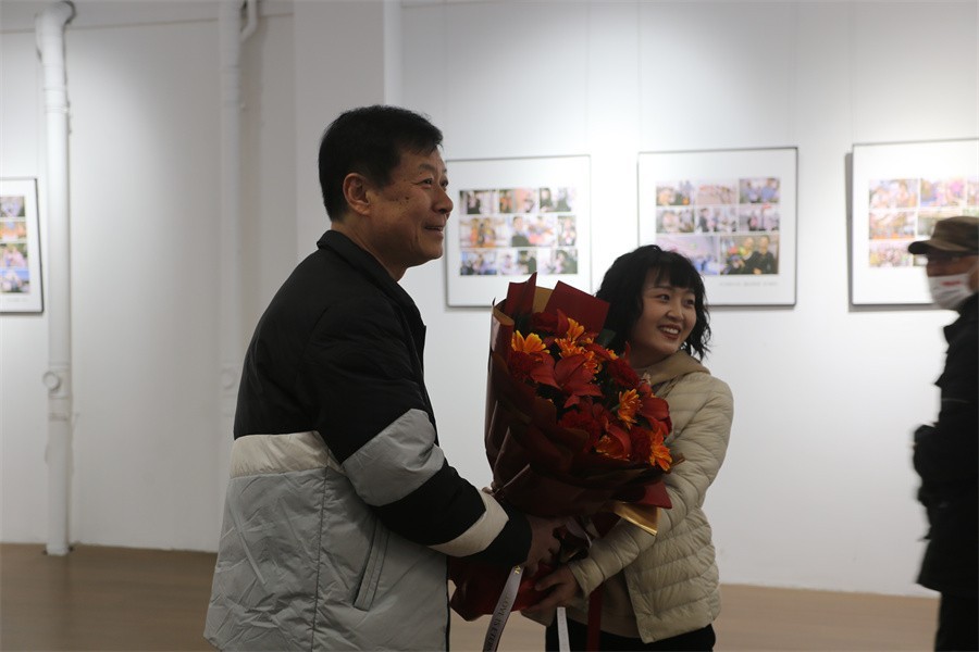 高均海摄影艺术40年系列展【牡丹记】今日举行