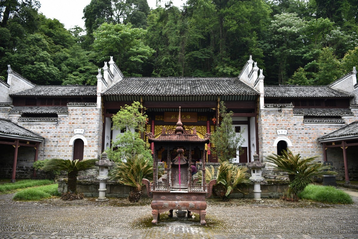 井冈山象山阉——毛 泽东贺子珍婚礼处-7