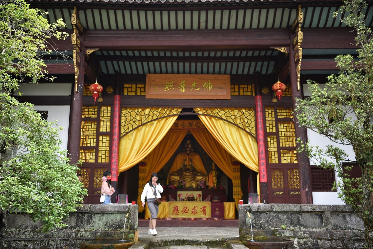 井冈山象山阉——毛 泽东贺子珍婚礼处-7