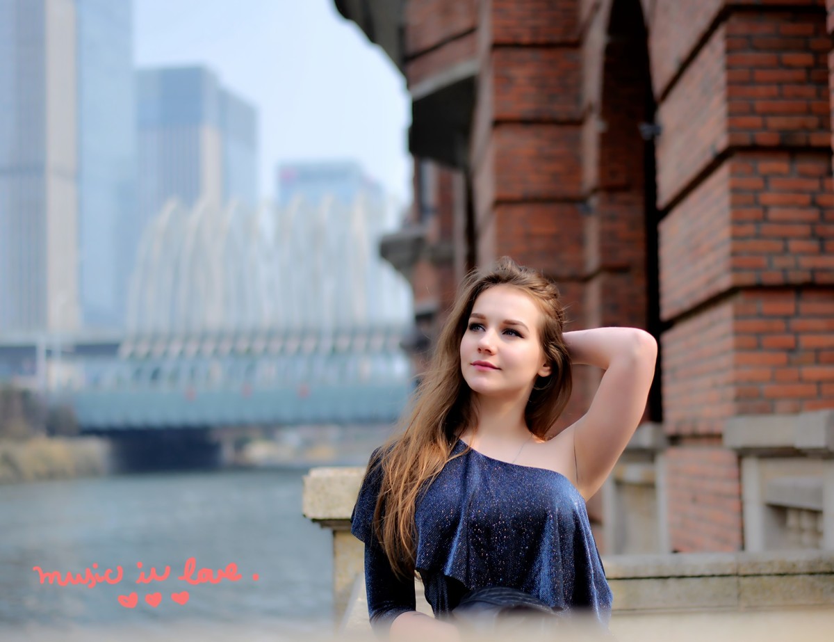 来自莫斯科漂亮的安娜女孩