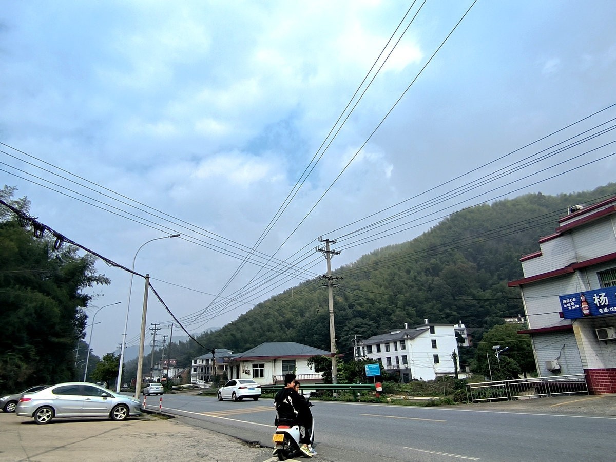 漫步星城 走街串巷（404）关上村