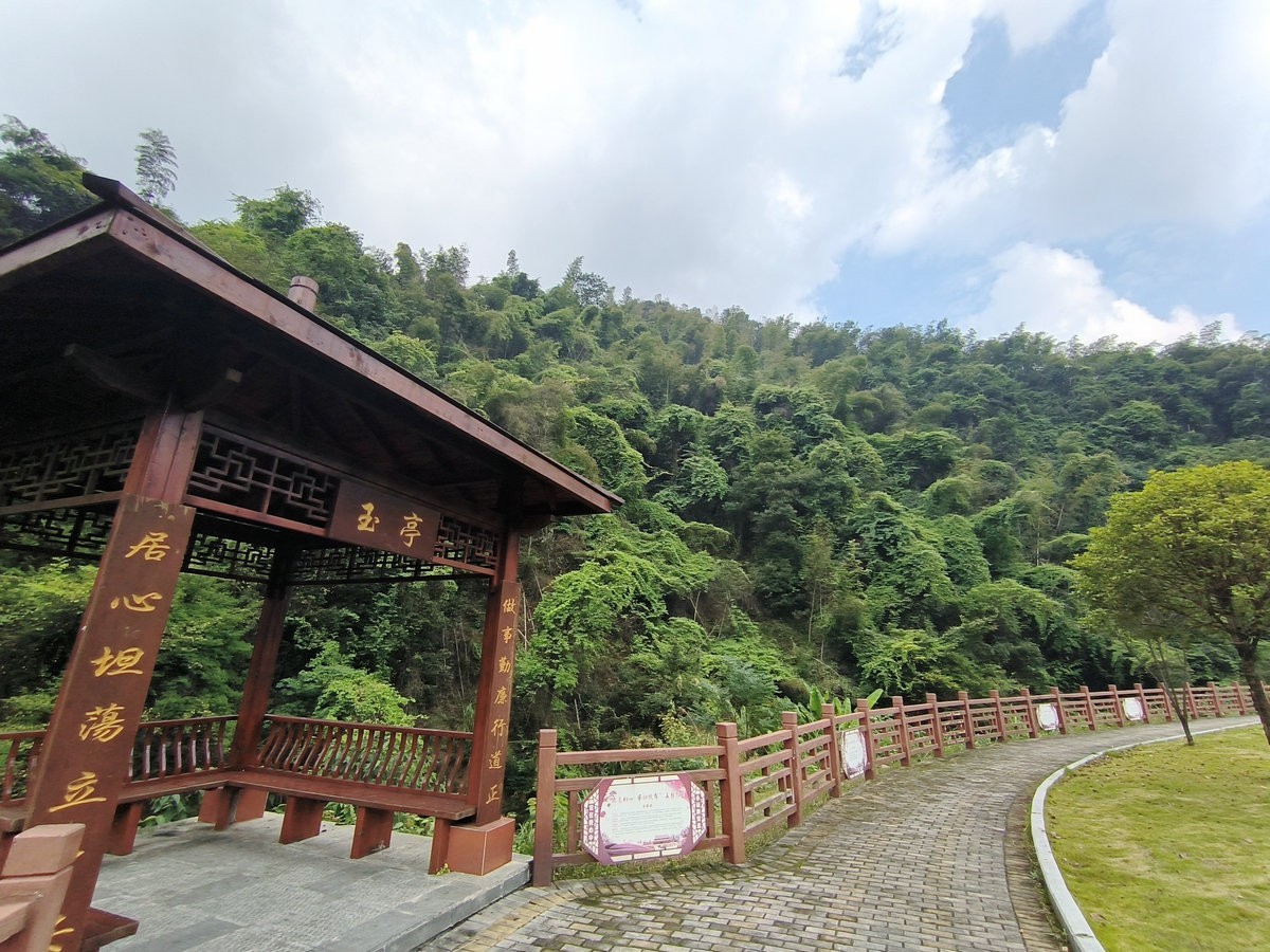 漫步星城 走街串巷（404）关上村