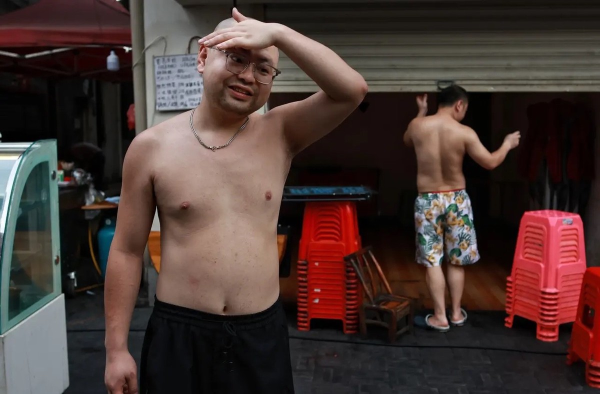 街头抓拍--长沙今日38度高温真热