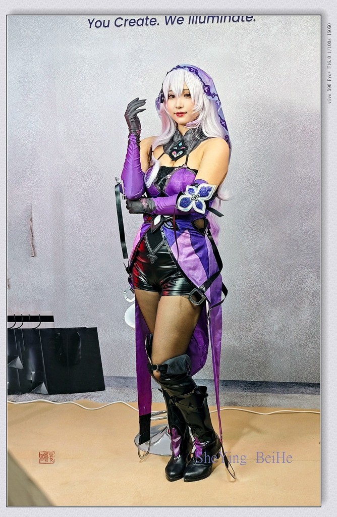 观看第25届照相机械器材技术展