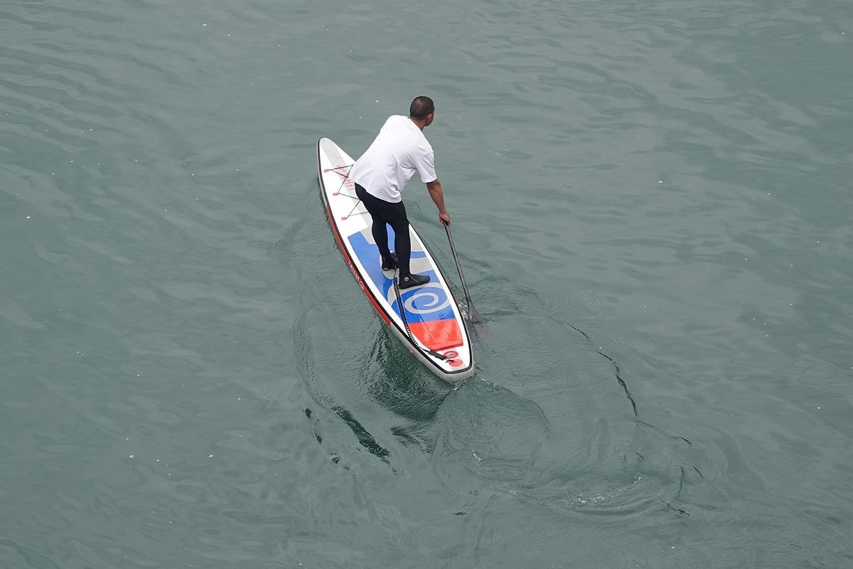 这里的人三月里就下水游泳了