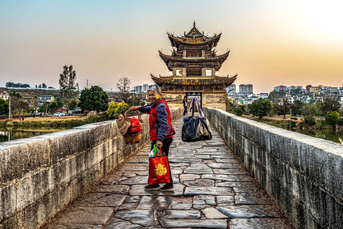 云南红河建水--双龙桥