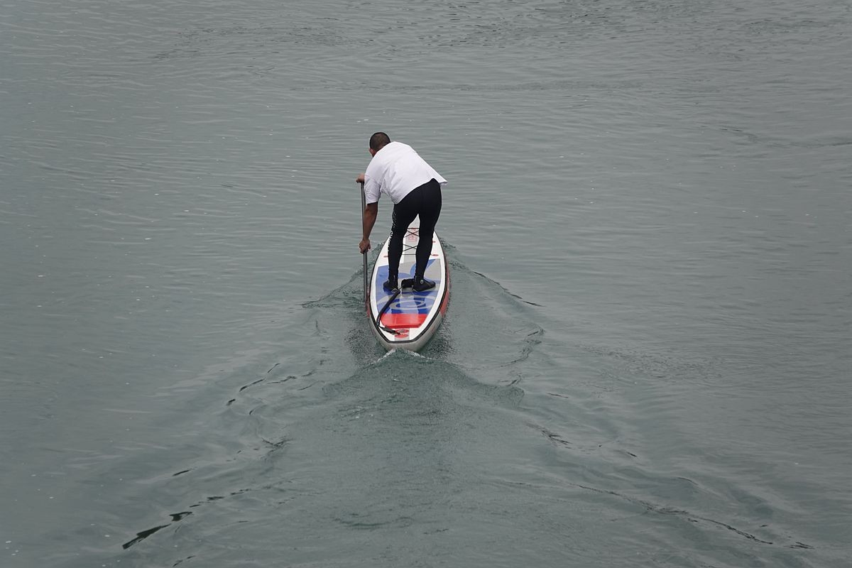 这里的人三月里就下水游泳了