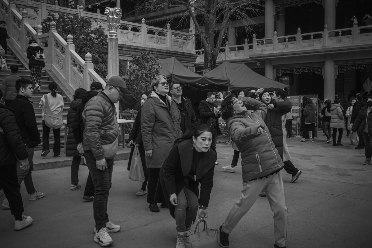 芸芸众生过去漫天尘土扬