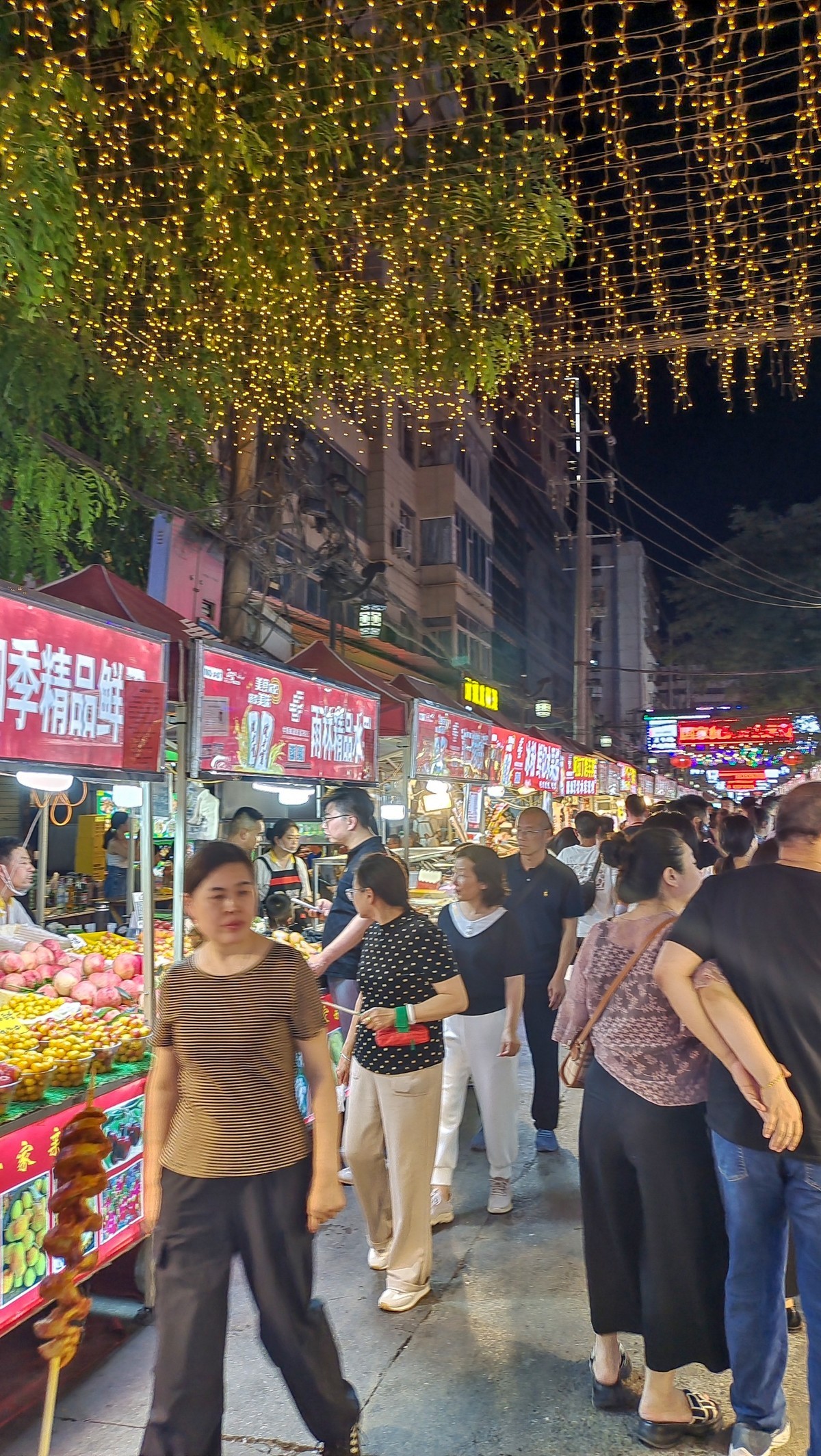 正宁路小吃夜市