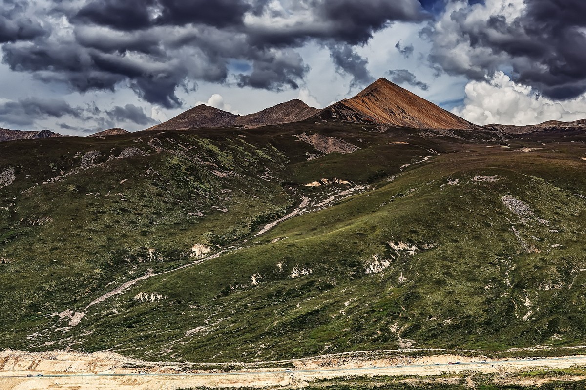 川西康定翻越雅拉山口