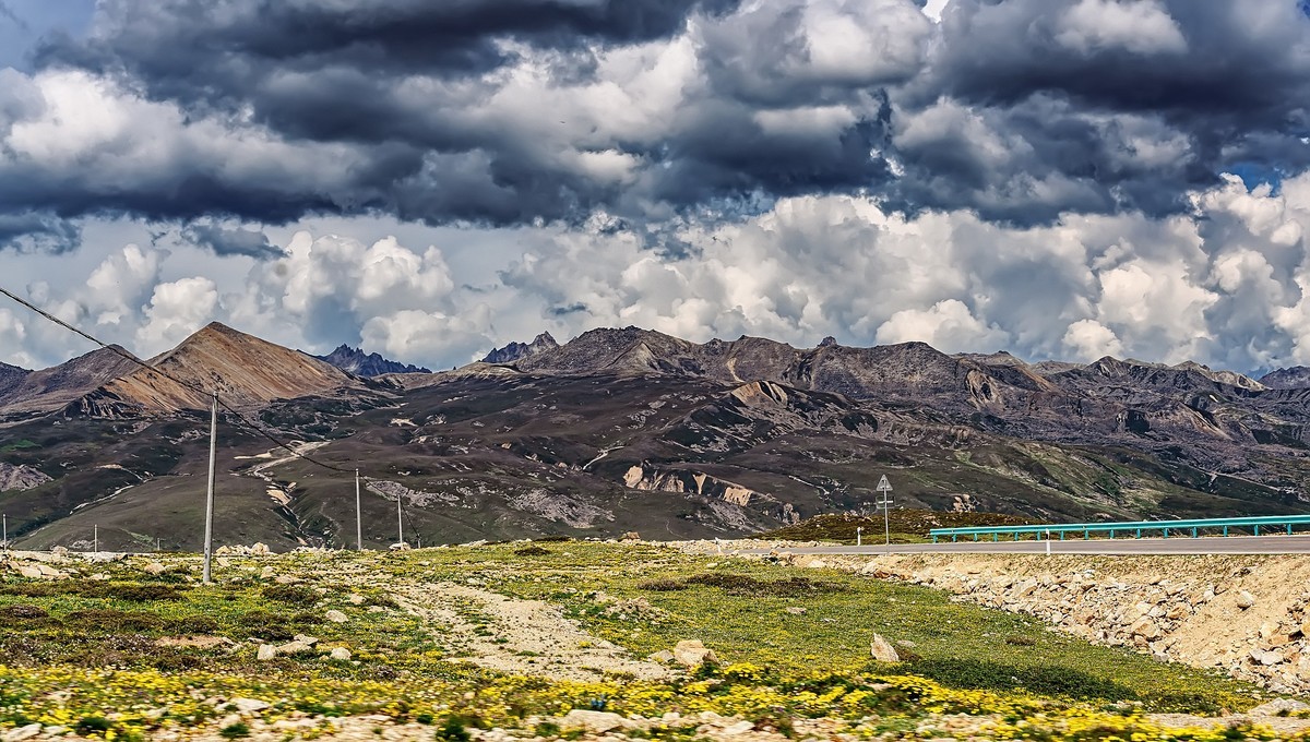 川西康定翻越雅拉山口