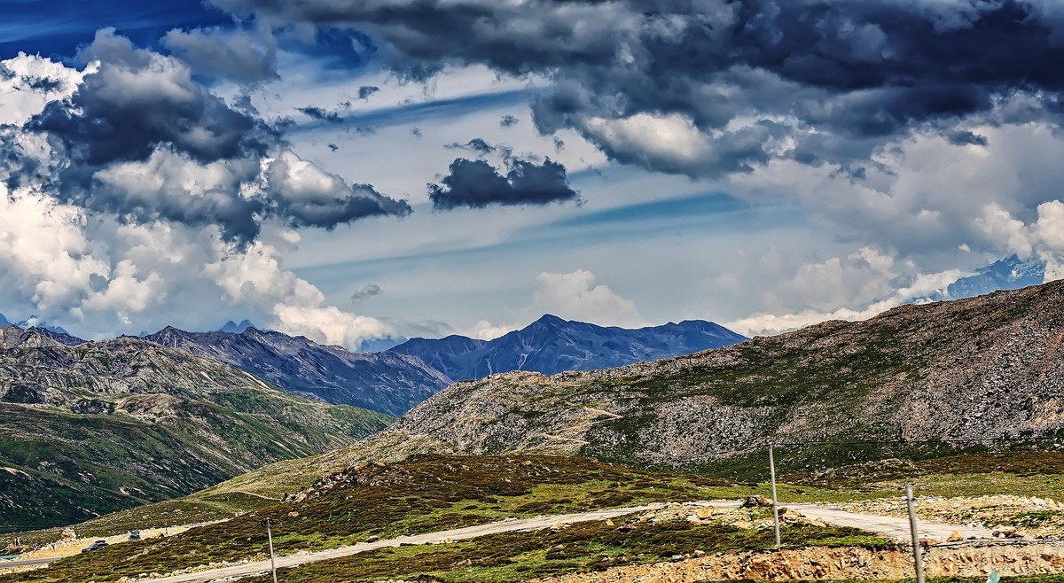 川西康定翻越雅拉山口