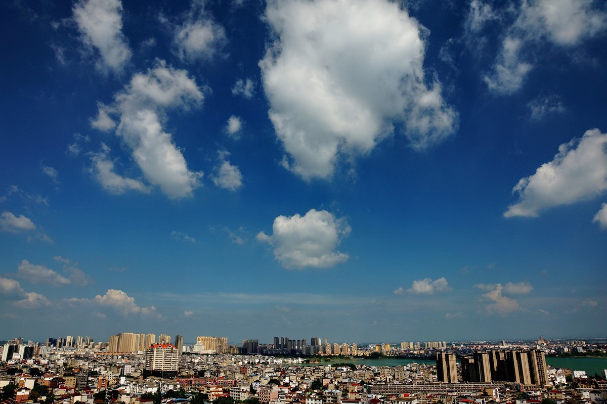 #城市风景一角# 故乡登高观云飞