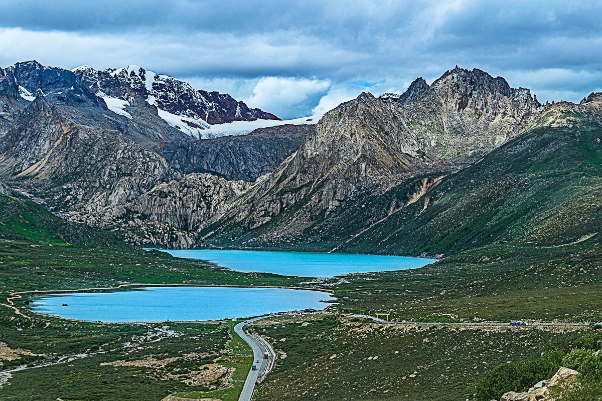 路过--巴塘海子山姊妹湖
