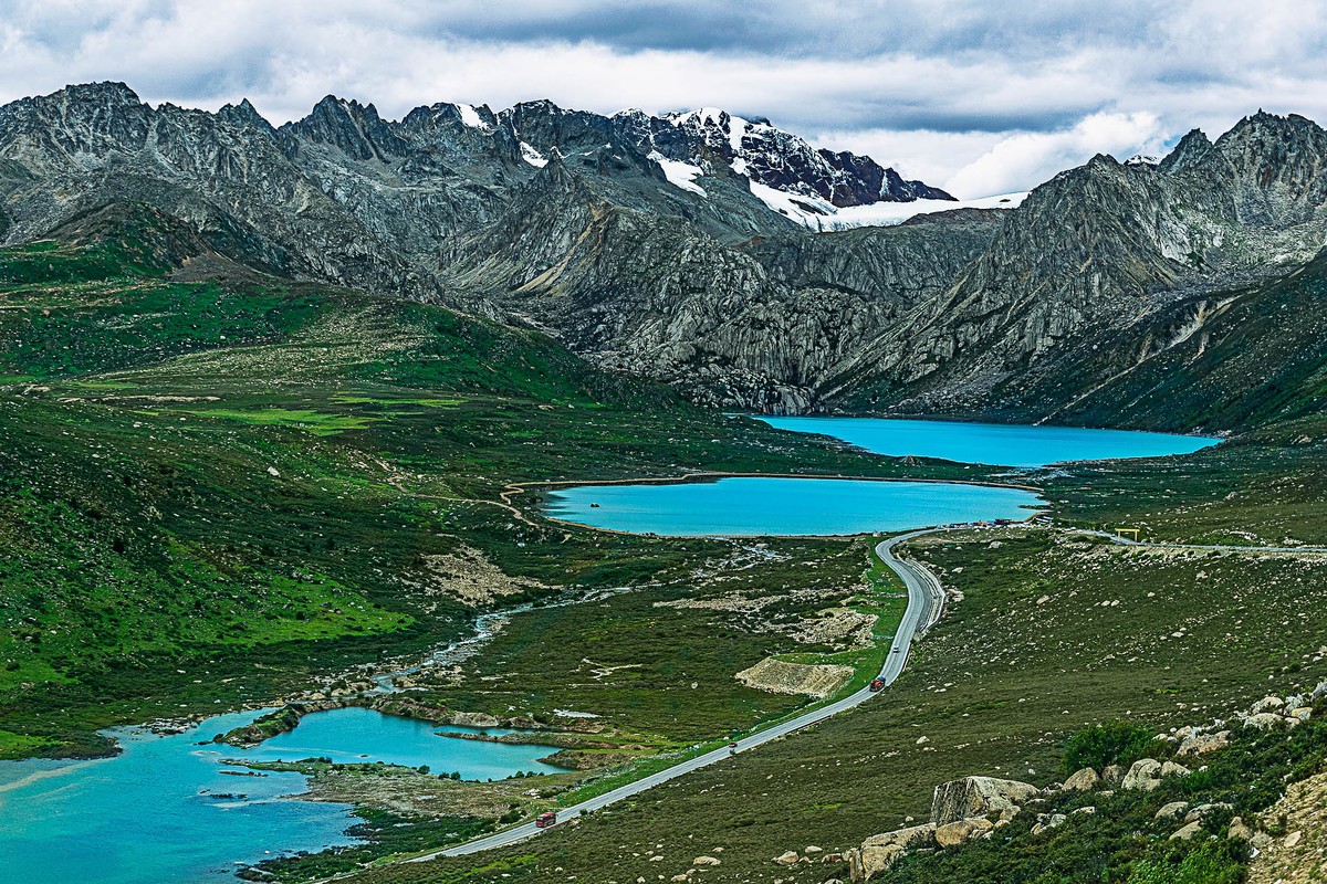 路过--巴塘海子山姊妹湖