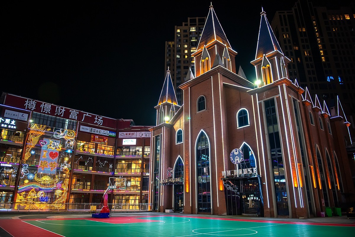 新换的24-70一代镜头到手后试夜景