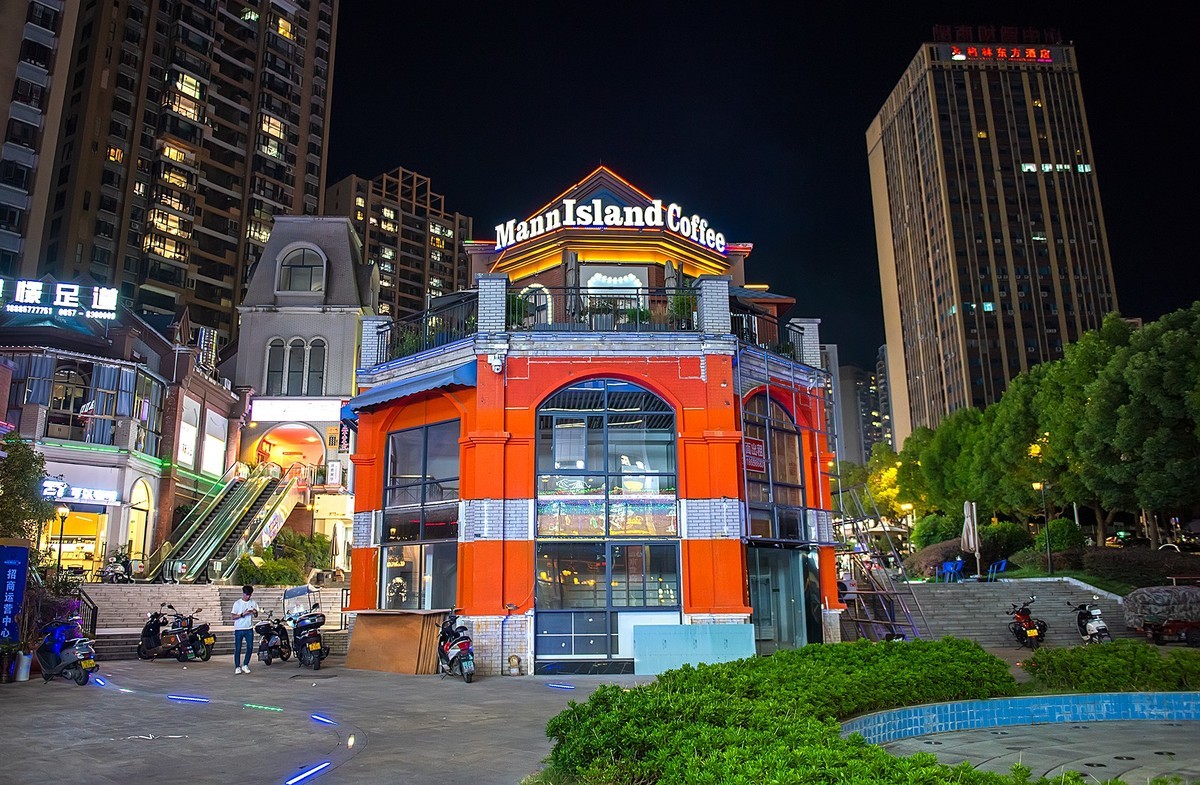 新换的24-70一代镜头到手后试夜景