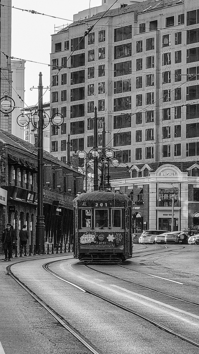 黑 白 味 的 东 关 街 （ 四 ）