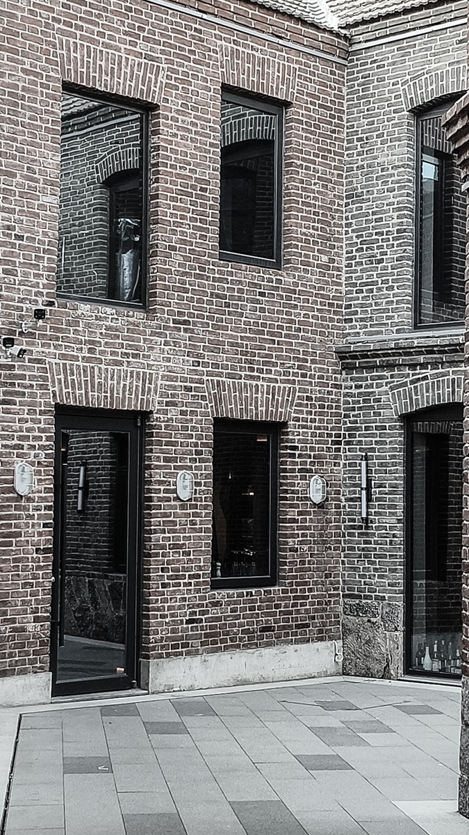 黑 白 味 的 东 关 街 （ 四 ）