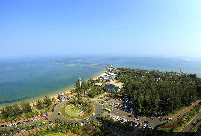 《不老松：忆海南游记》21.02.15在海景最高层，仰、平、俯三种角度，鱼眼镜下的解放公