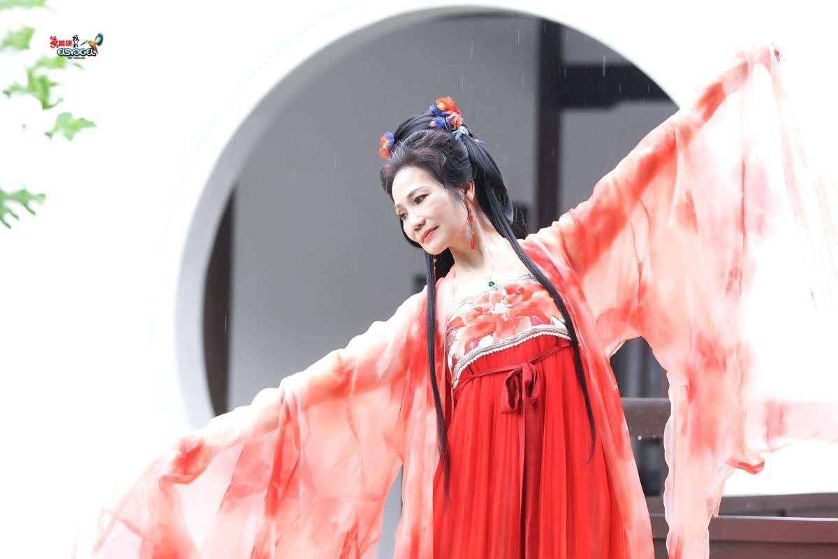 【古风红衣美女】---雯雯