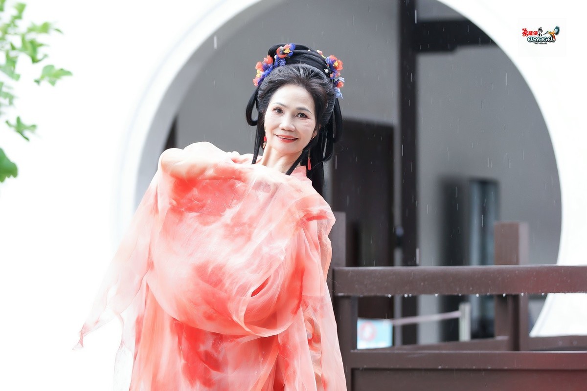 【古风红衣美女】---雯雯