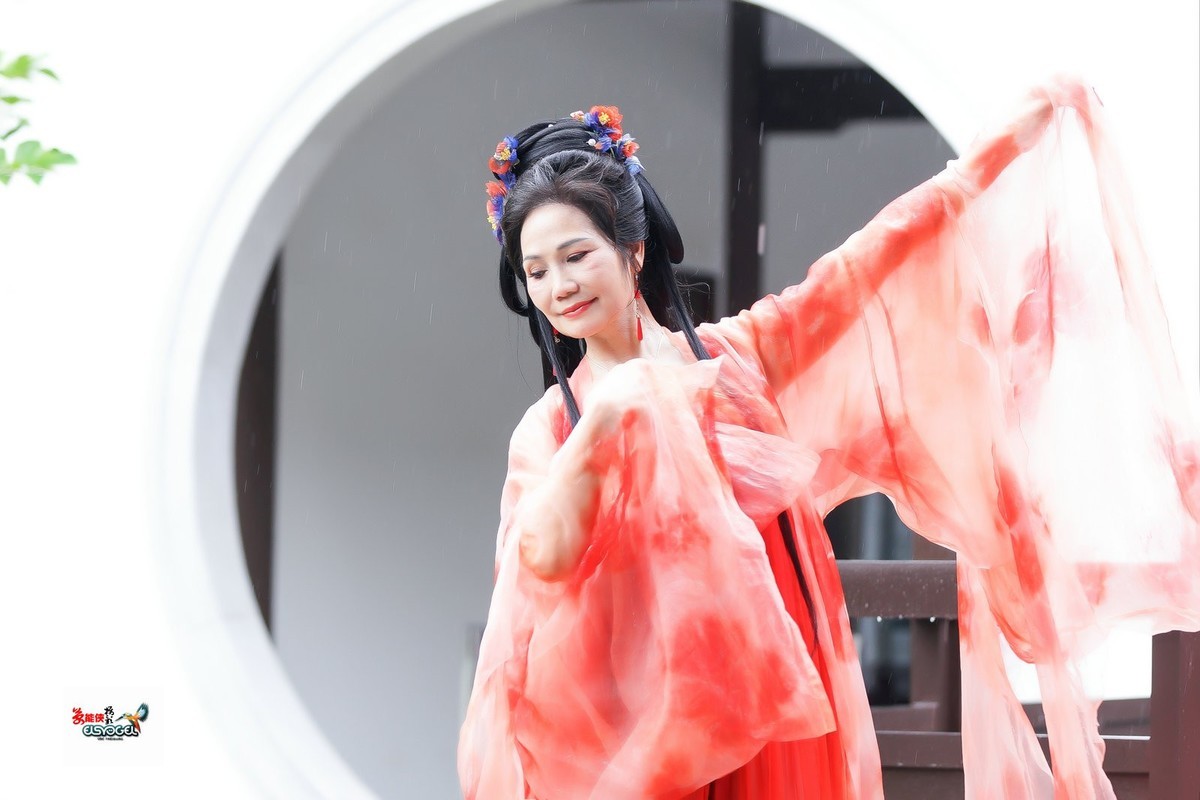 【古风红衣美女】---雯雯