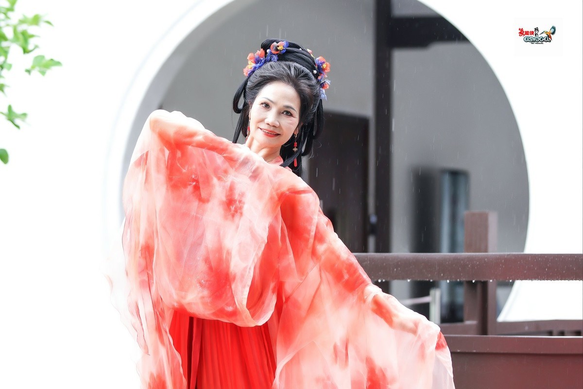 【古风红衣美女】---雯雯