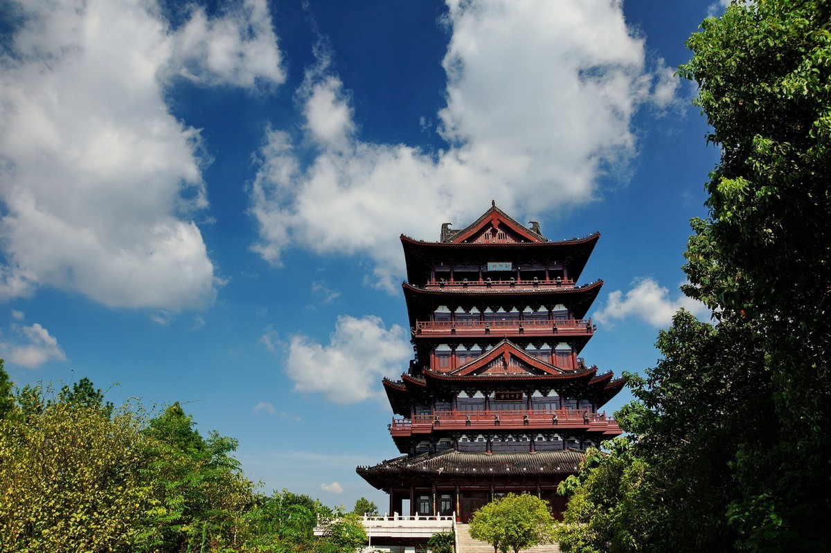 #城市风景一角# 故乡登高观云飞