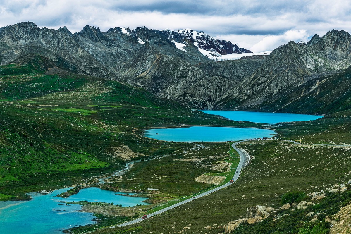 路过--巴塘海子山姊妹湖