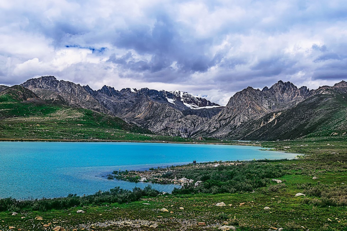 路过--巴塘海子山姊妹湖