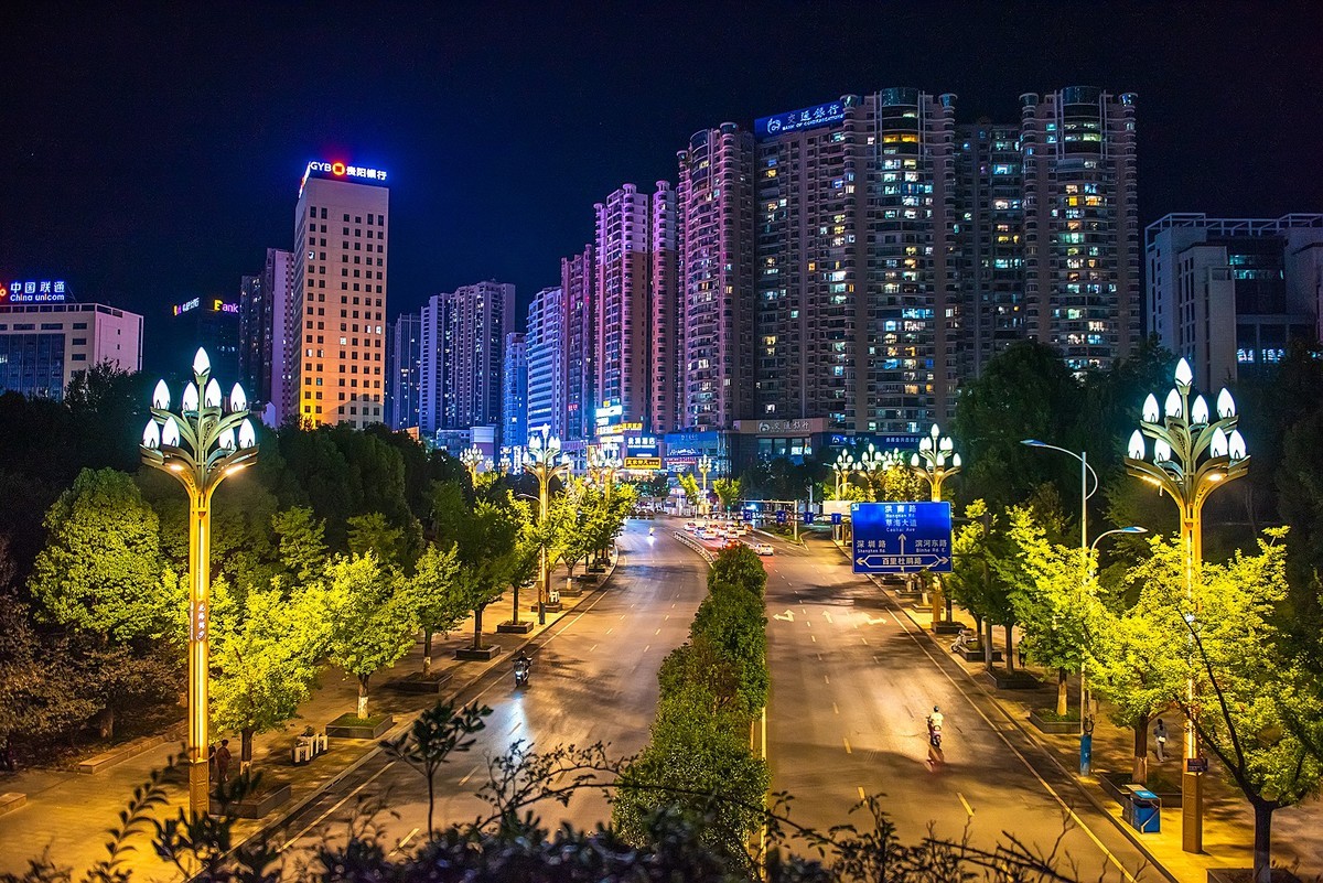新换的24-70一代镜头到手后试夜景
