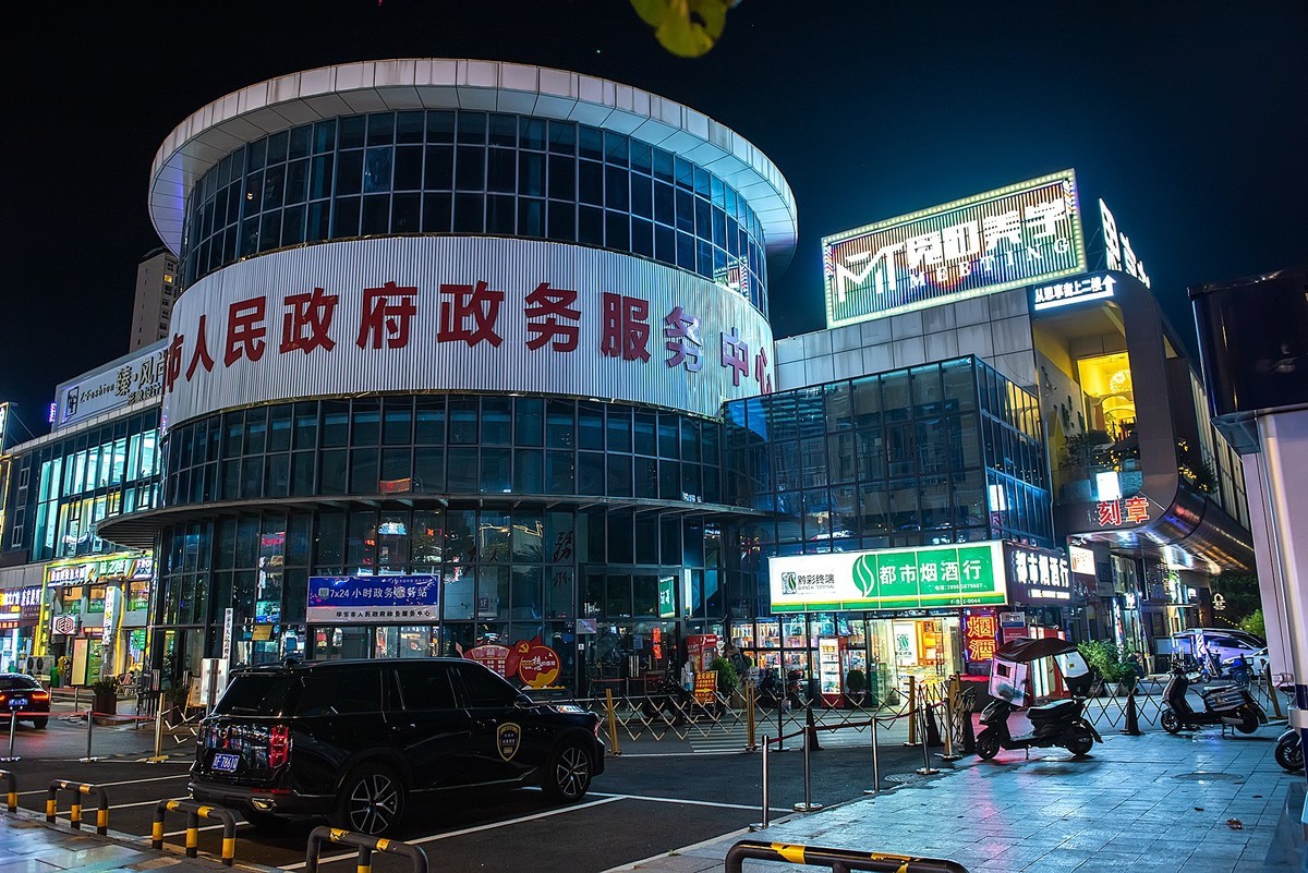 新换的24-70一代镜头到手后试夜景