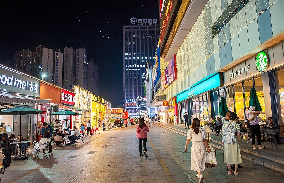 新换的24-70一代镜头到手后试夜景