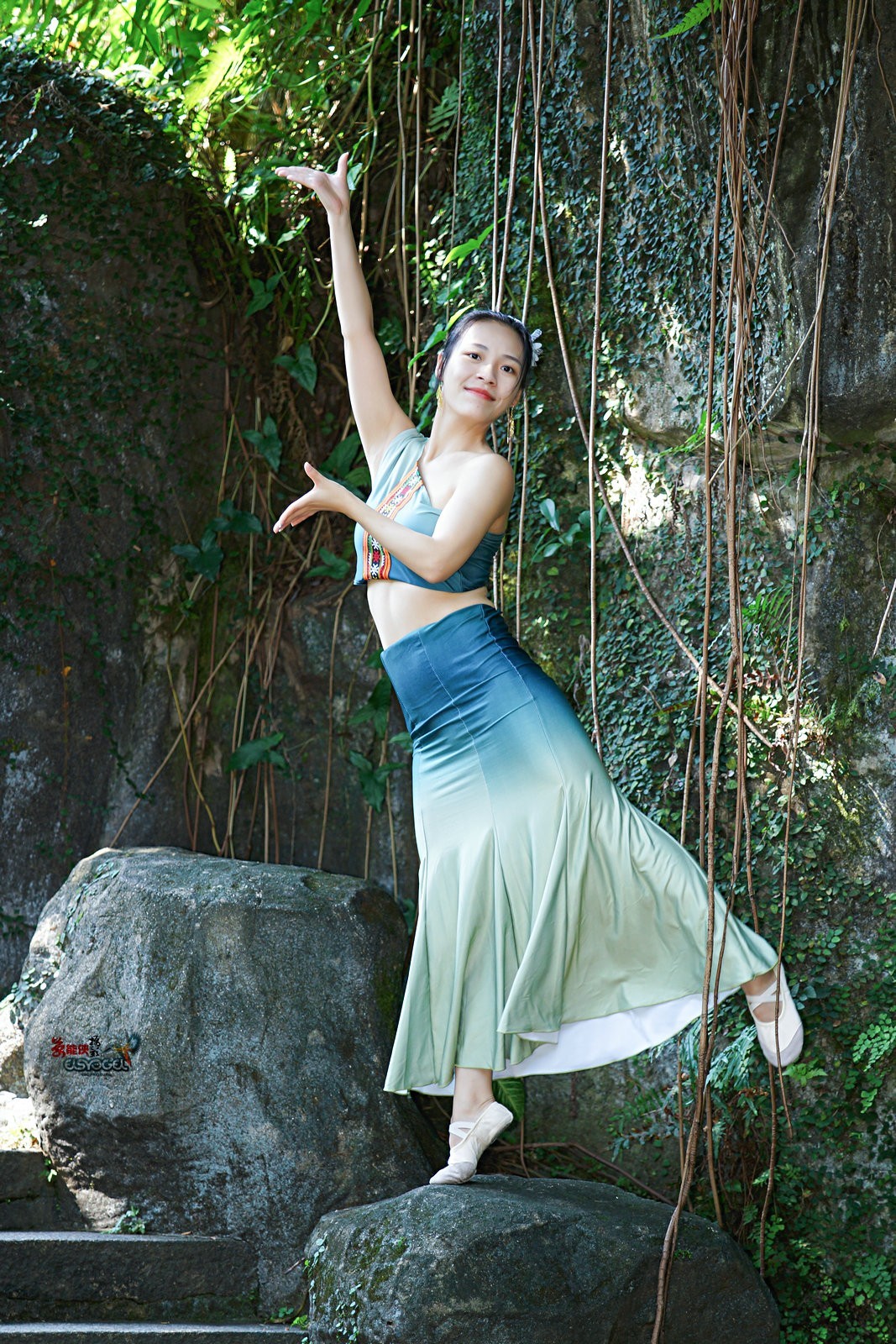 【青绿傣族少女】---佳佳