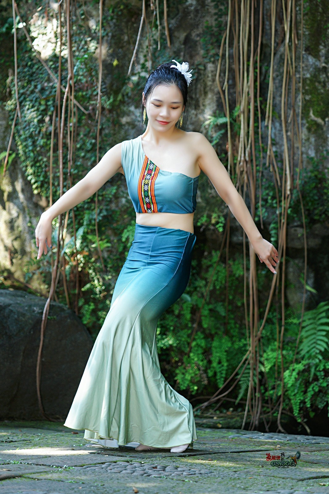 【青绿傣族少女】---佳佳