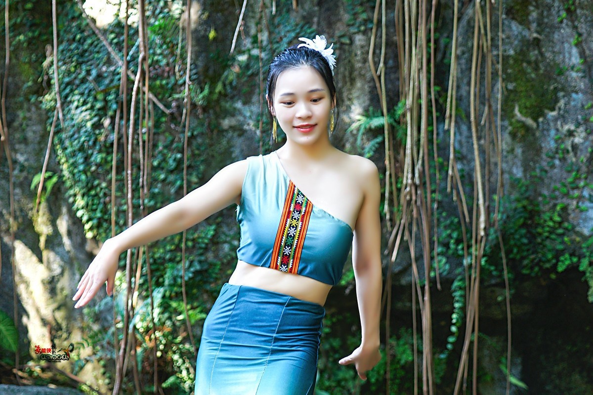 【青绿傣族少女】---佳佳