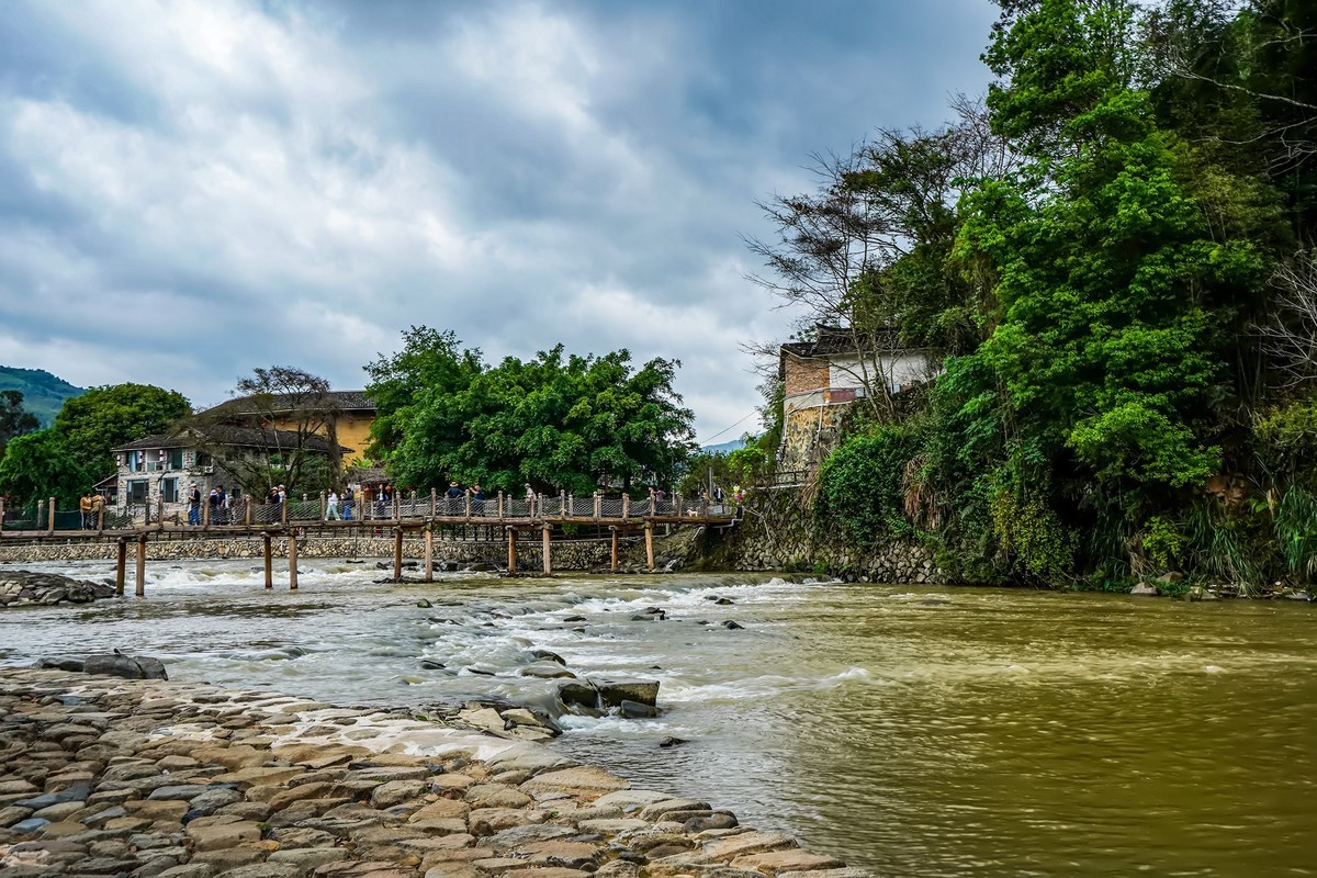 流径云水谣的长教溪
