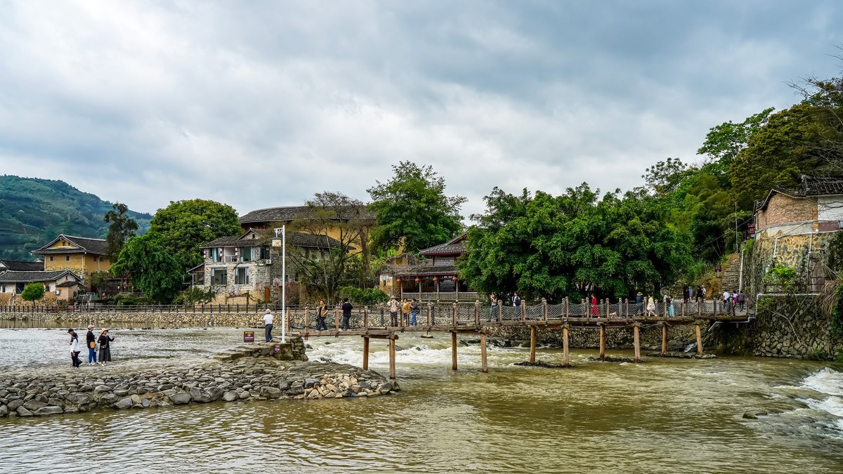 流径云水谣的长教溪