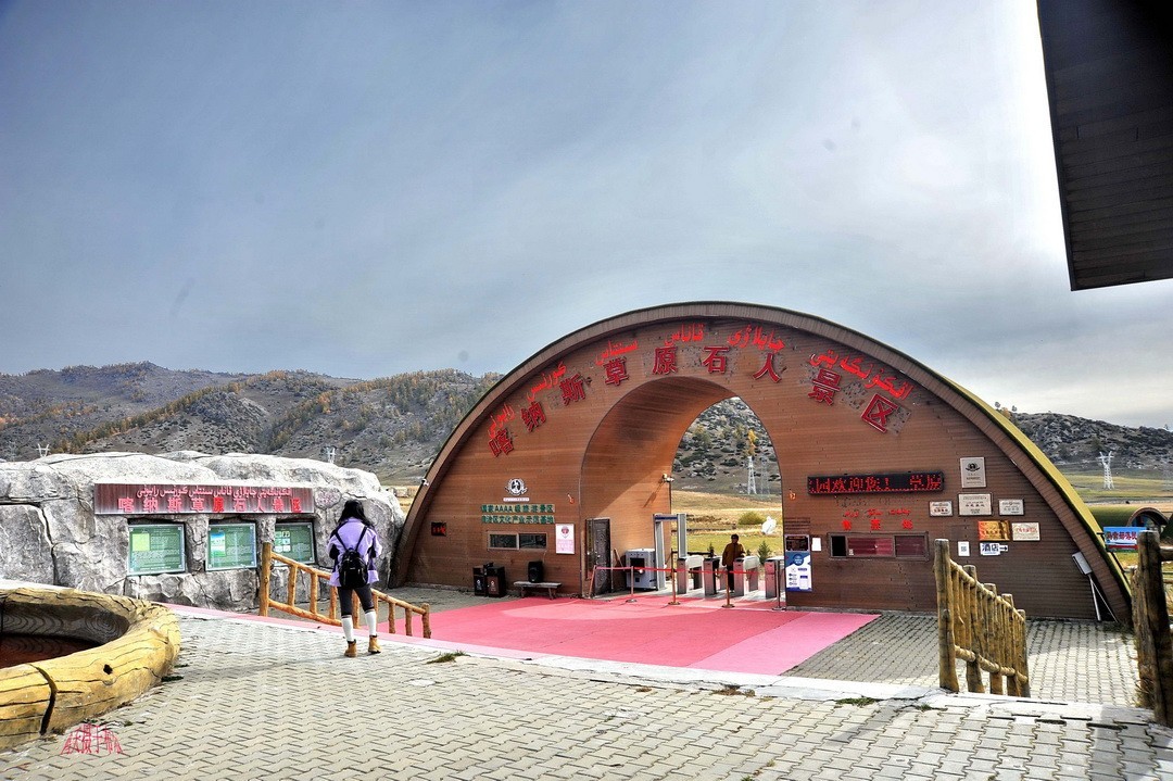 新疆最美雅丹地貌|五彩滩       周鸣天