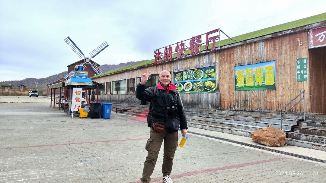 新疆最美雅丹地貌|五彩滩       周鸣天