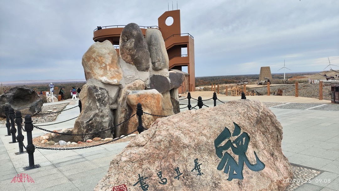 新疆最美雅丹地貌|五彩滩       周鸣天