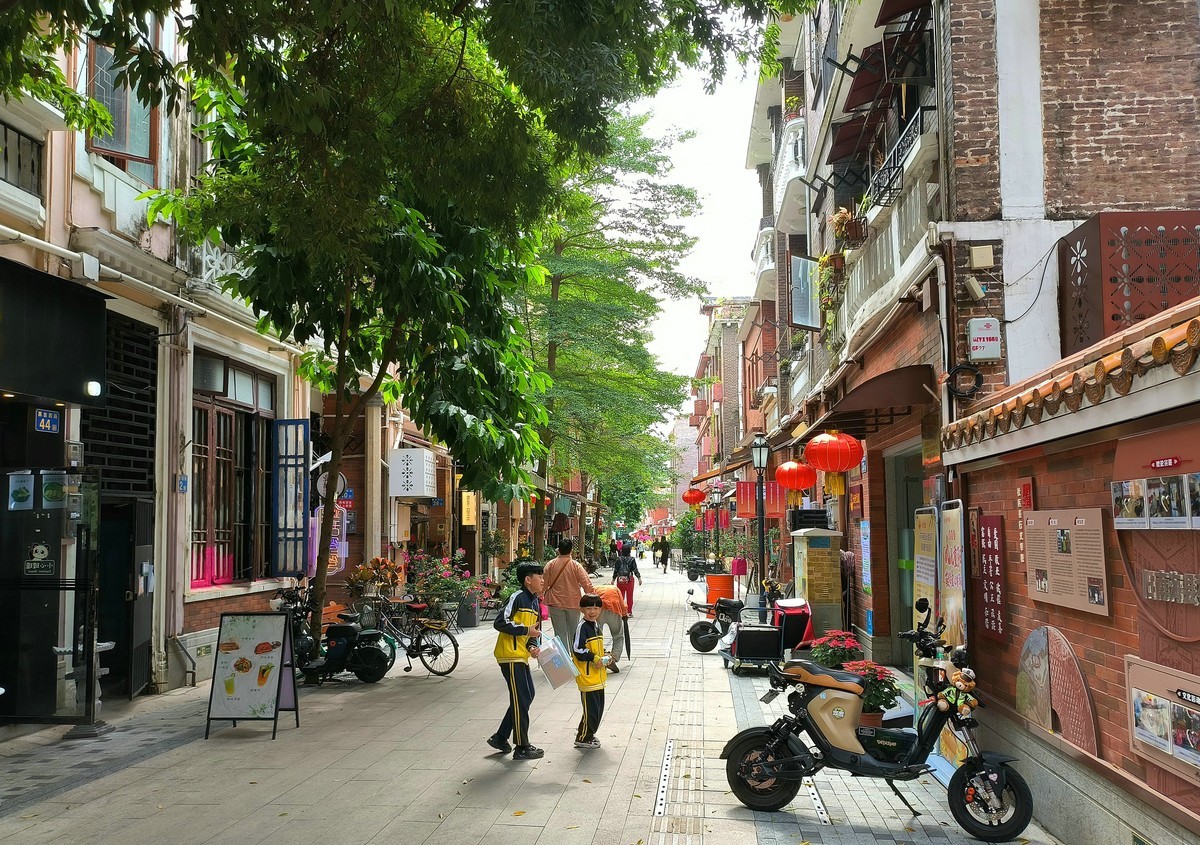 在市中心越秀区溜达。