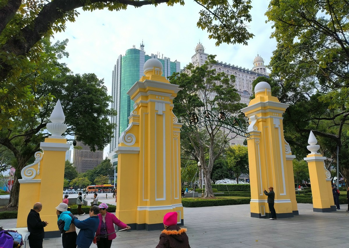 在市中心越秀区溜达。